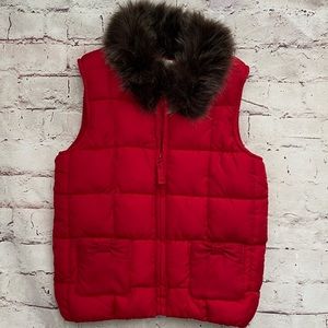 Crazy 8 Red Puffer vest with faux fur collar excellent condition